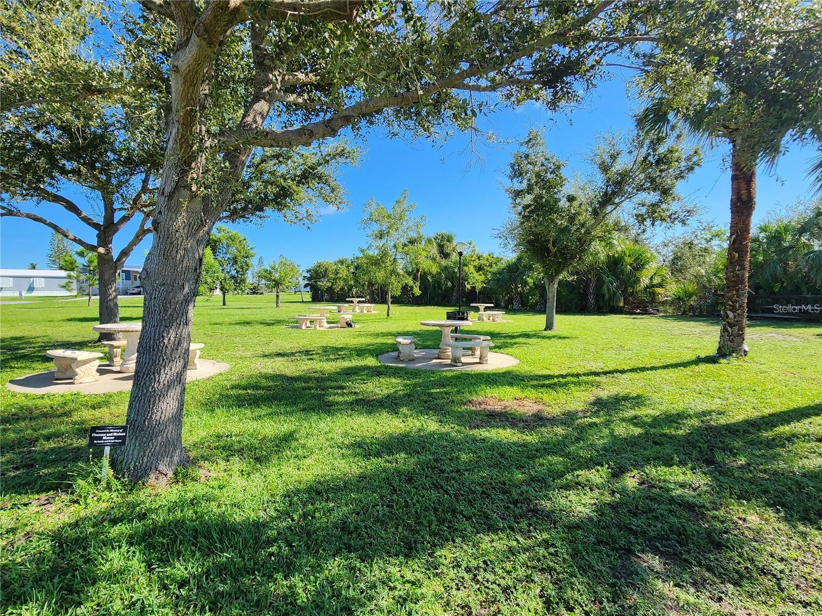 VILLAGE HOLIDAY LAKE - Land