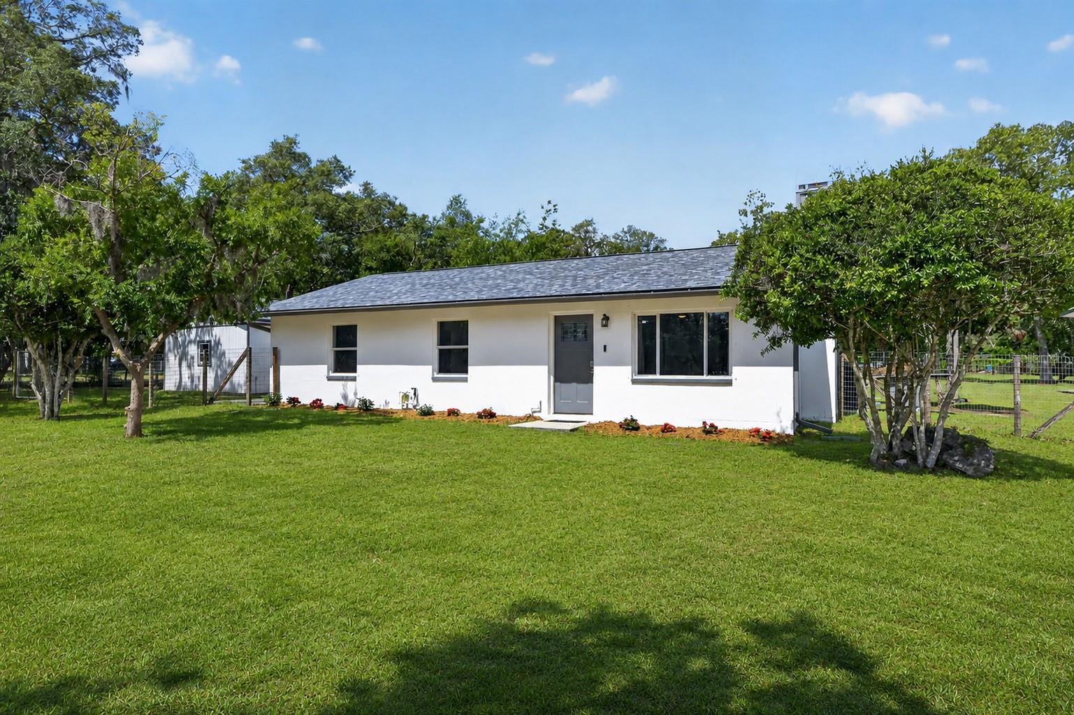 LEISURE HILLS - Residential