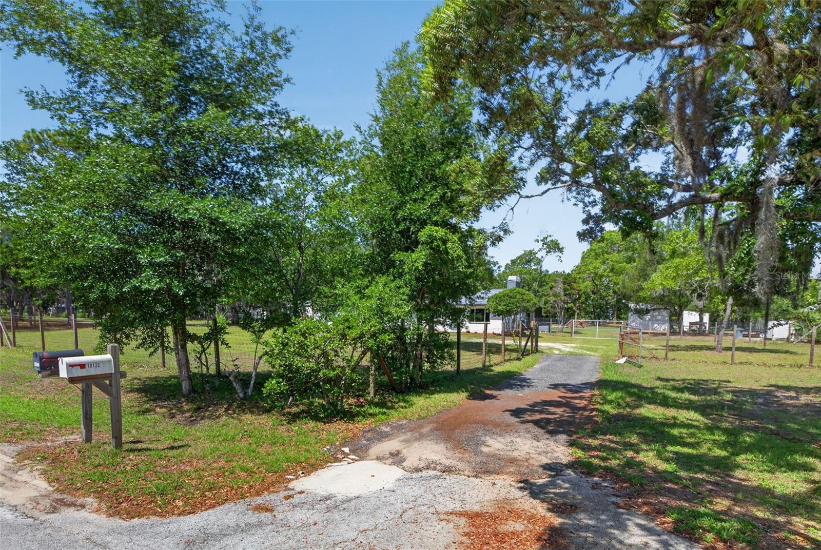 LEISURE HILLS - Residential