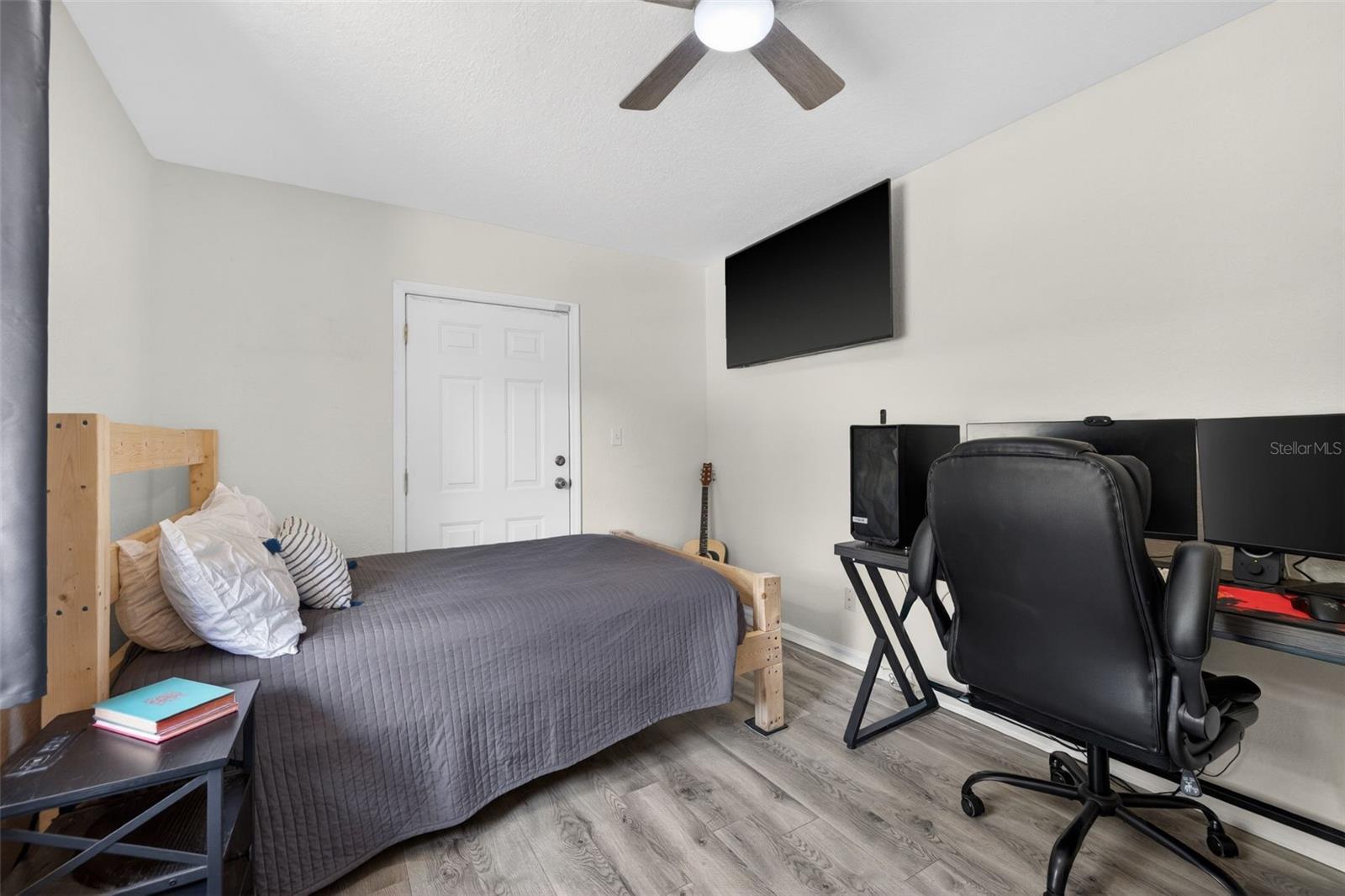 LEISURE HILLS - Residential