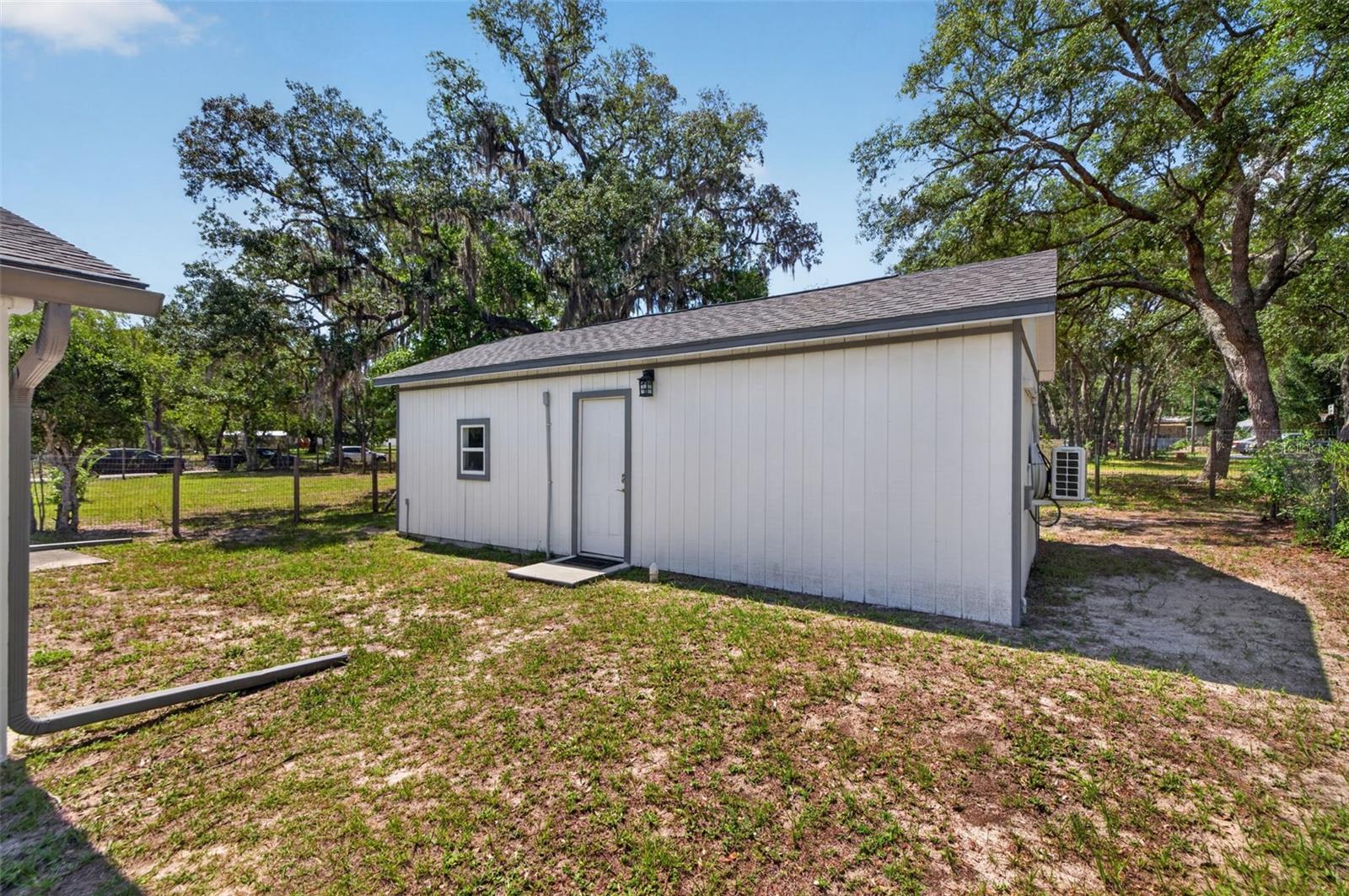 LEISURE HILLS - Residential