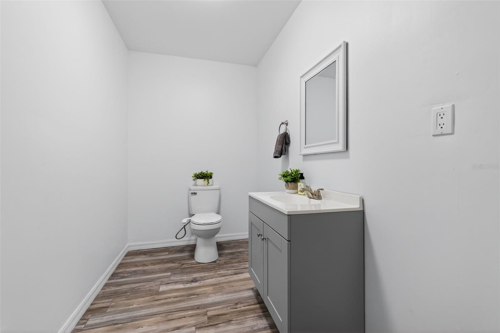 LEISURE HILLS - Residential