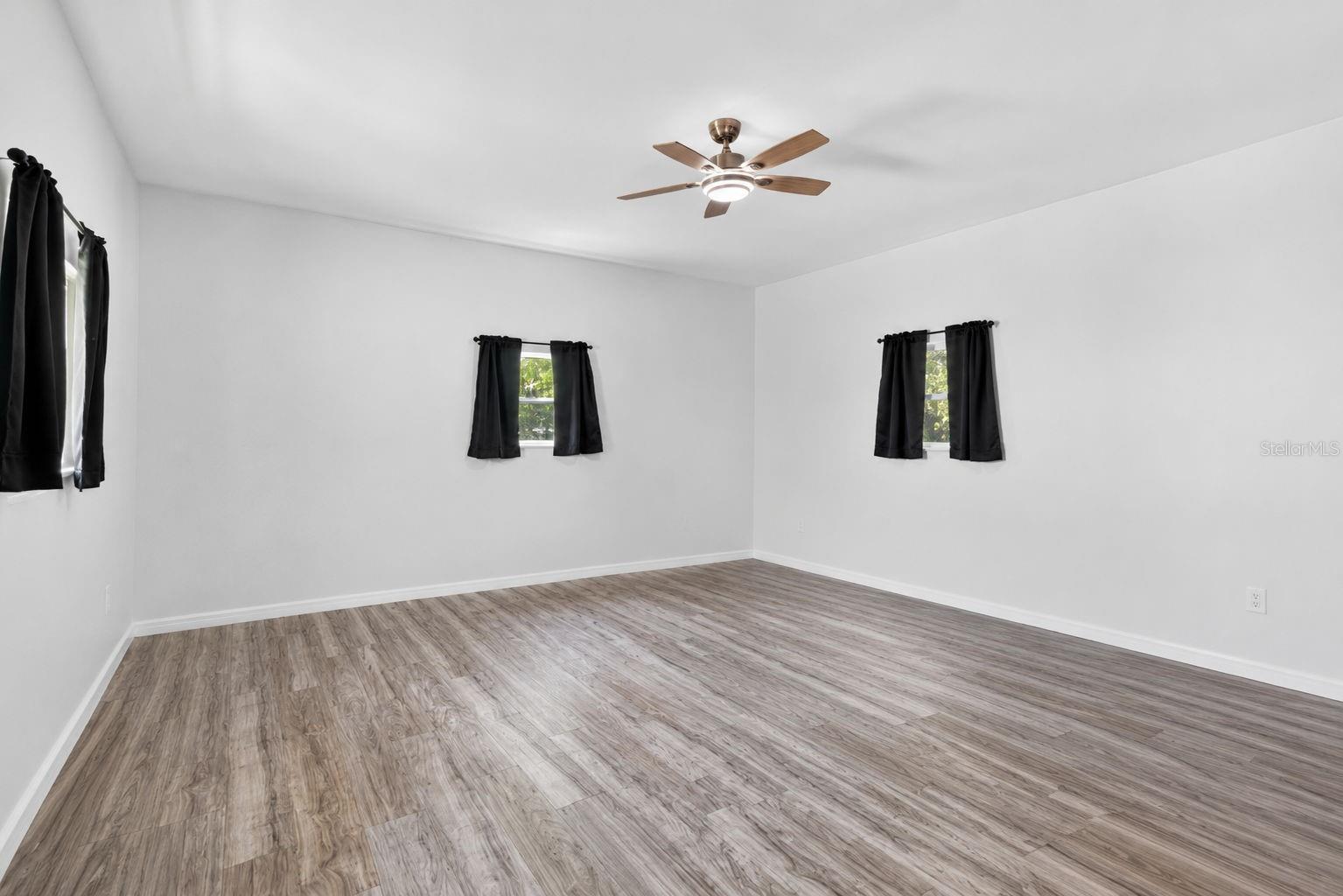 LEISURE HILLS - Residential