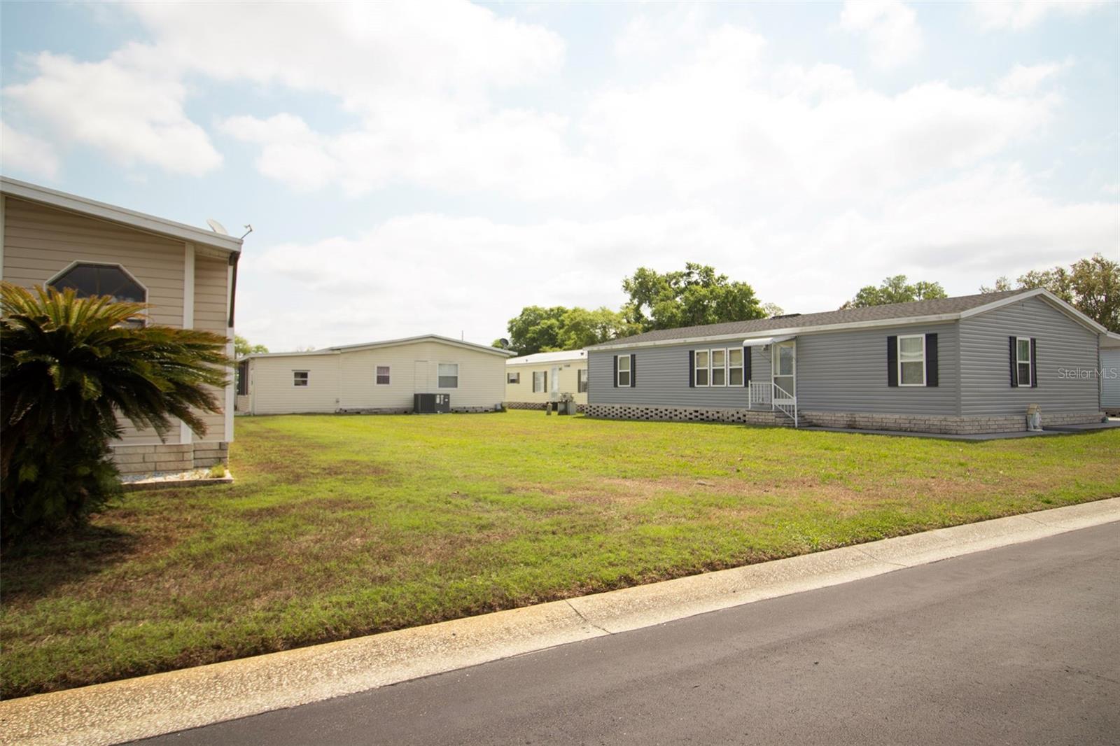 TIMBER LAKE ESTATES - Land