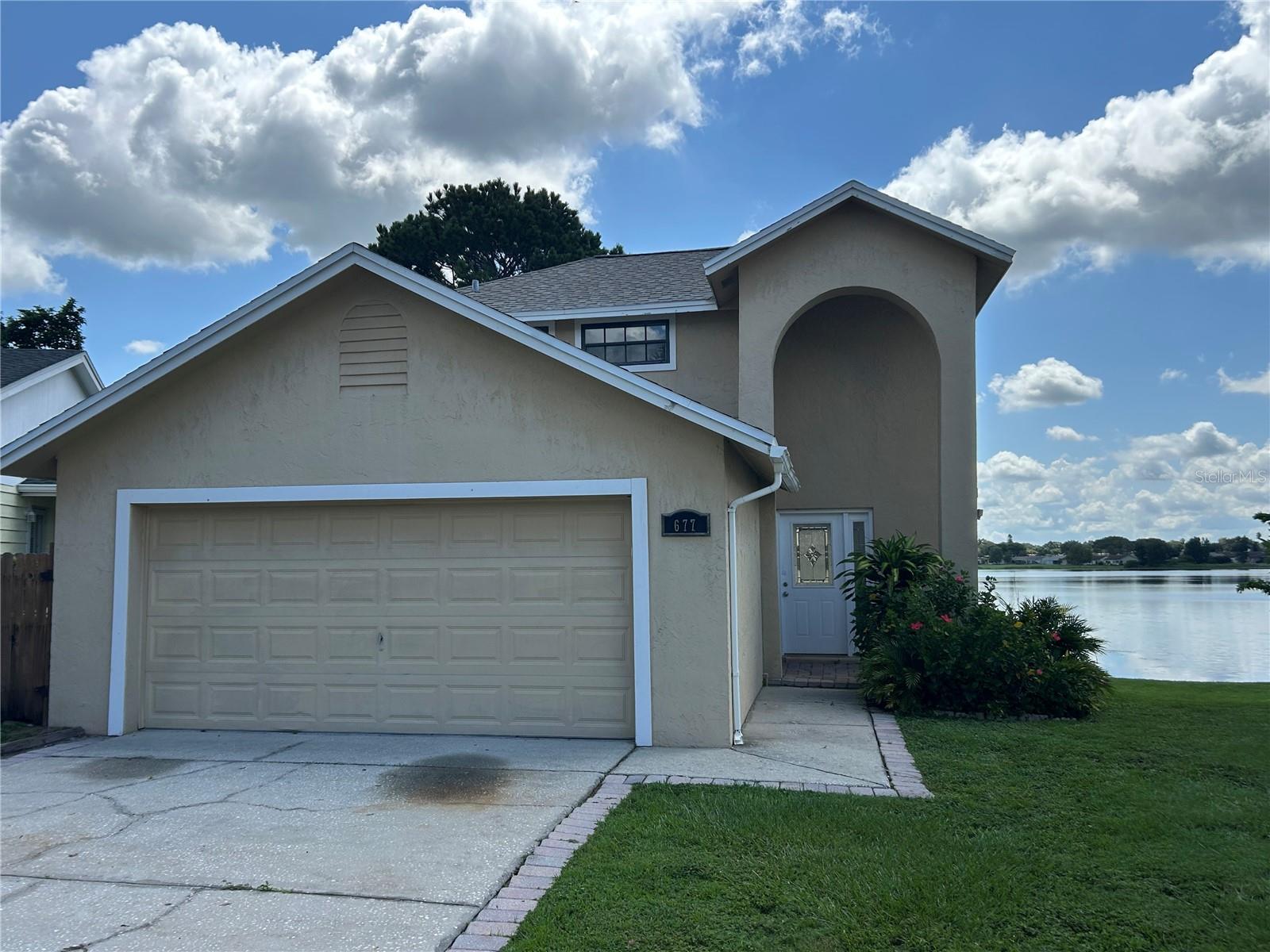 LAKEFRONT!! LAKE DEXTER!
Enjoy spectacular lake views and water activities right in our own back yard.
Fish, ski, paddleboard, kayak, float on a tube...or just enjoy the serene waterviews and plentiful wildlife such as ducks, turtles, osprey and the occasional fly by of the resident bald eagle located in the cove.
Enjoy the community pool and boat ramp.