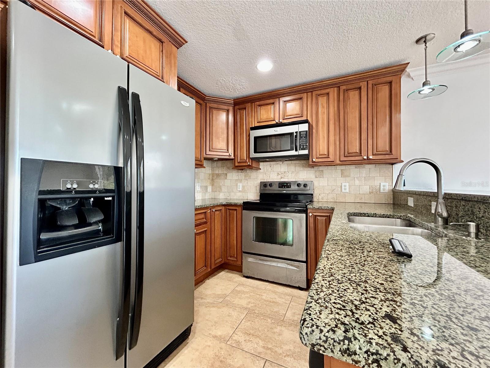 MADEIRA MANOR - Residential Lease