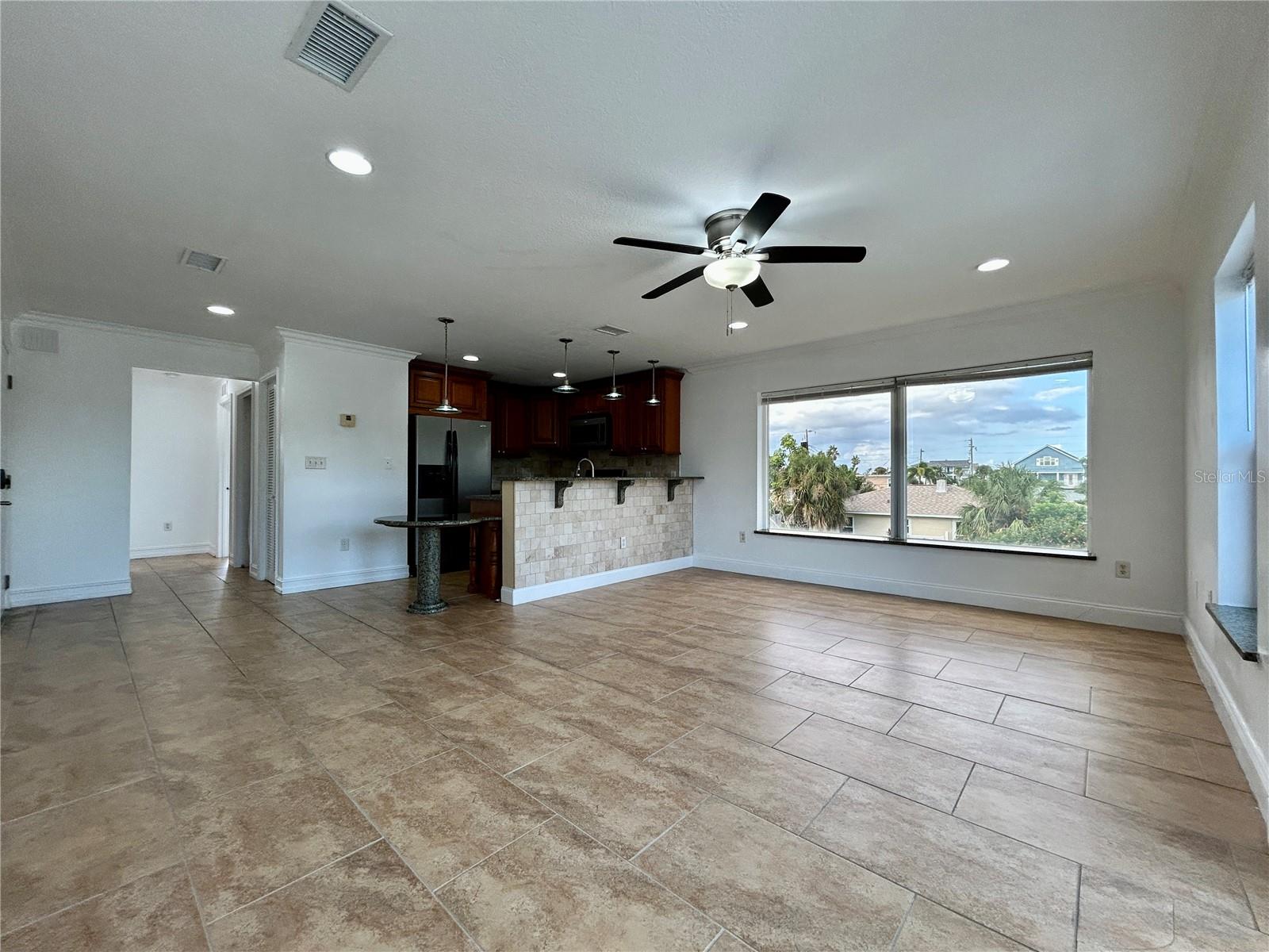 MADEIRA MANOR - Residential Lease