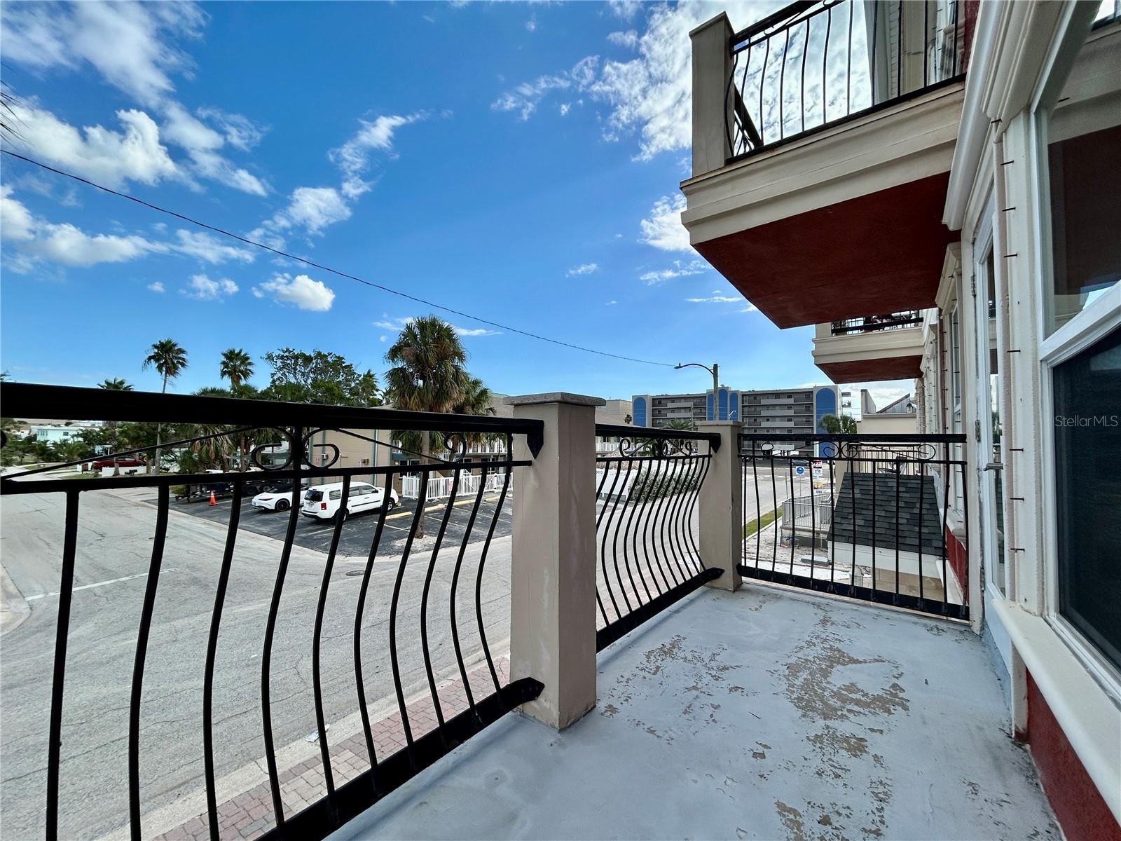 MADEIRA MANOR - Residential Lease