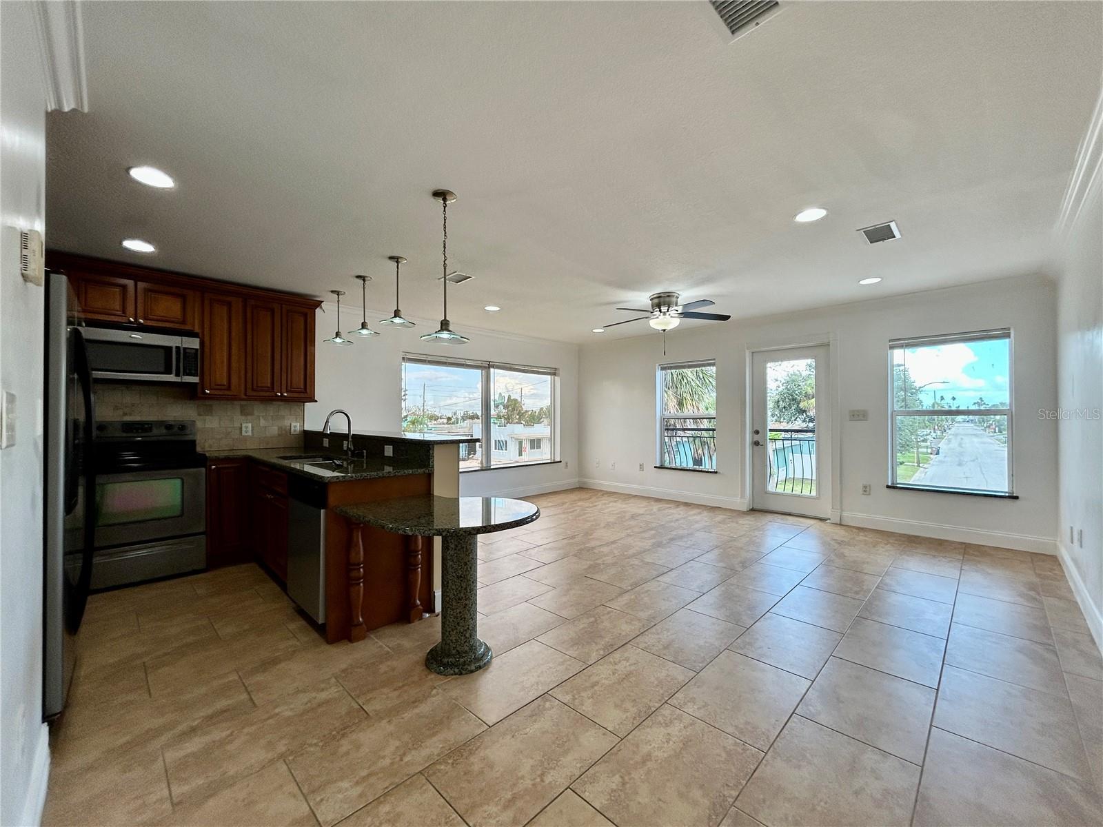 MADEIRA MANOR - Residential Lease