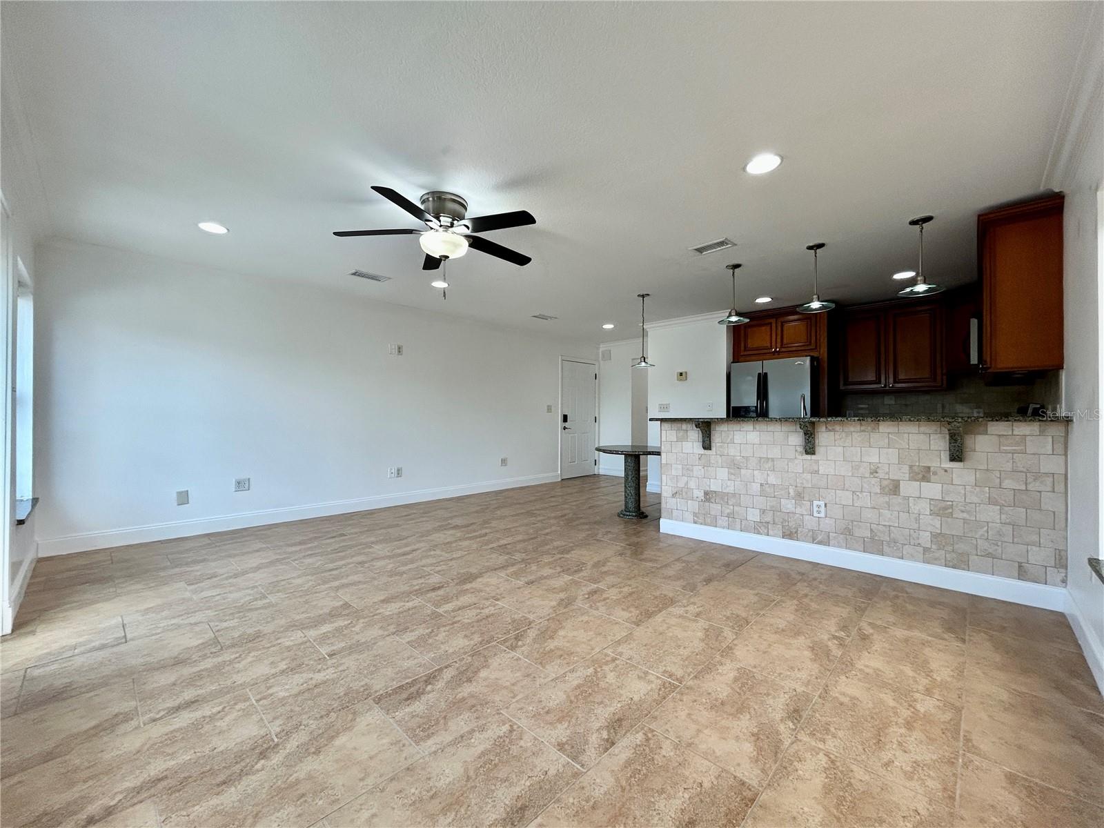 MADEIRA MANOR - Residential Lease