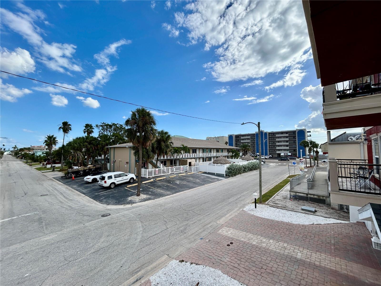 MADEIRA MANOR - Residential Lease