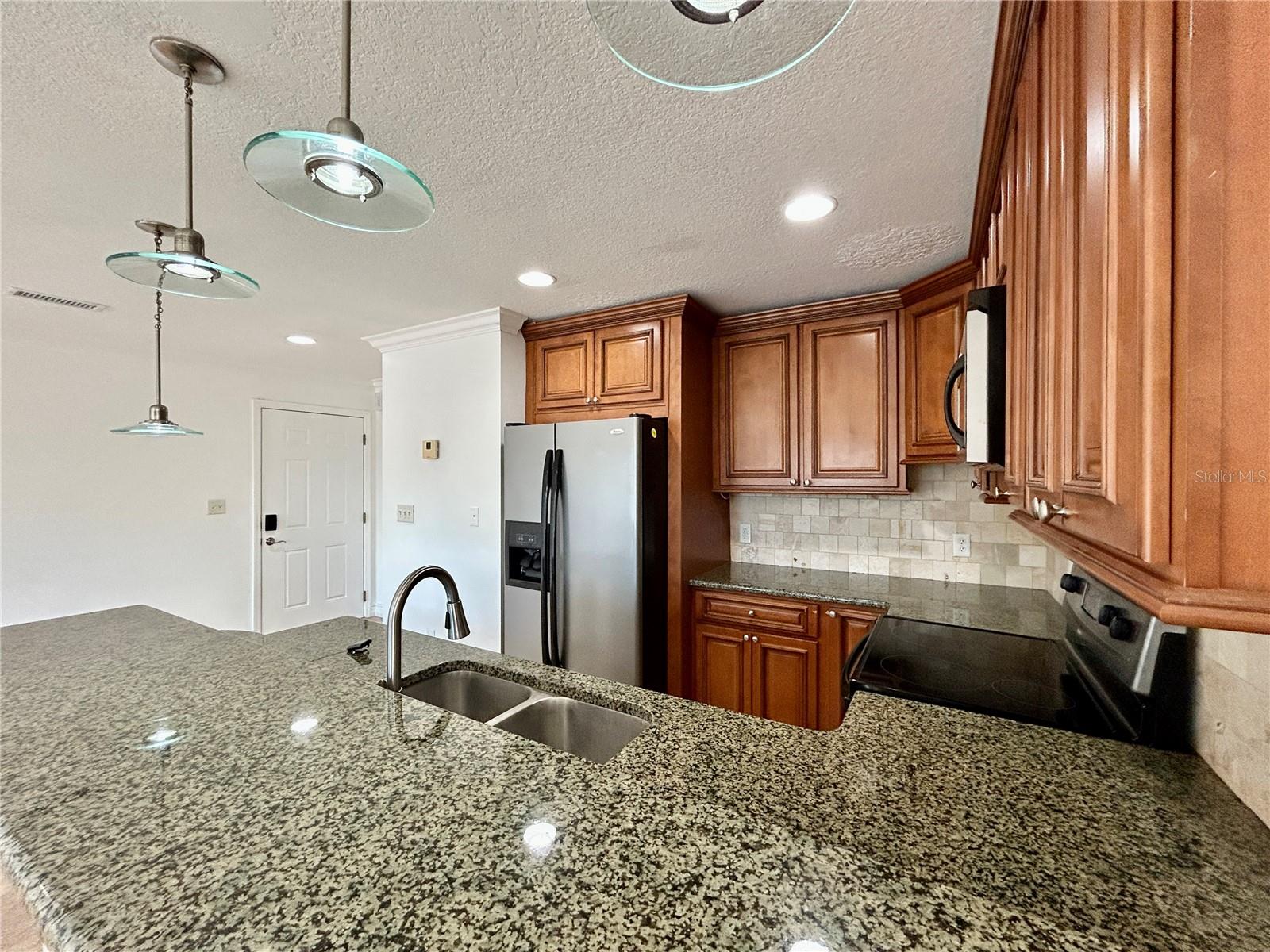 MADEIRA MANOR - Residential Lease