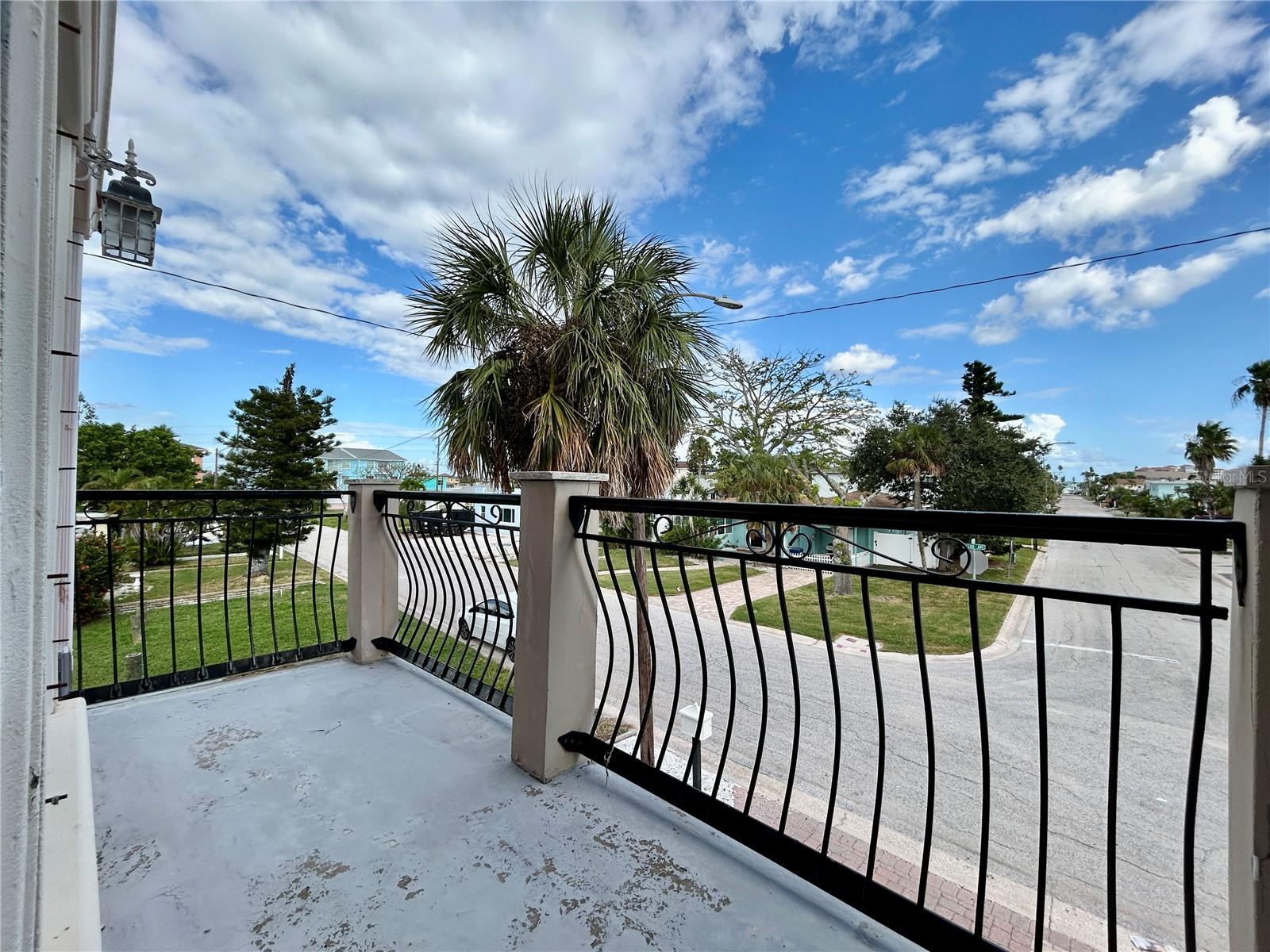 MADEIRA MANOR - Residential Lease