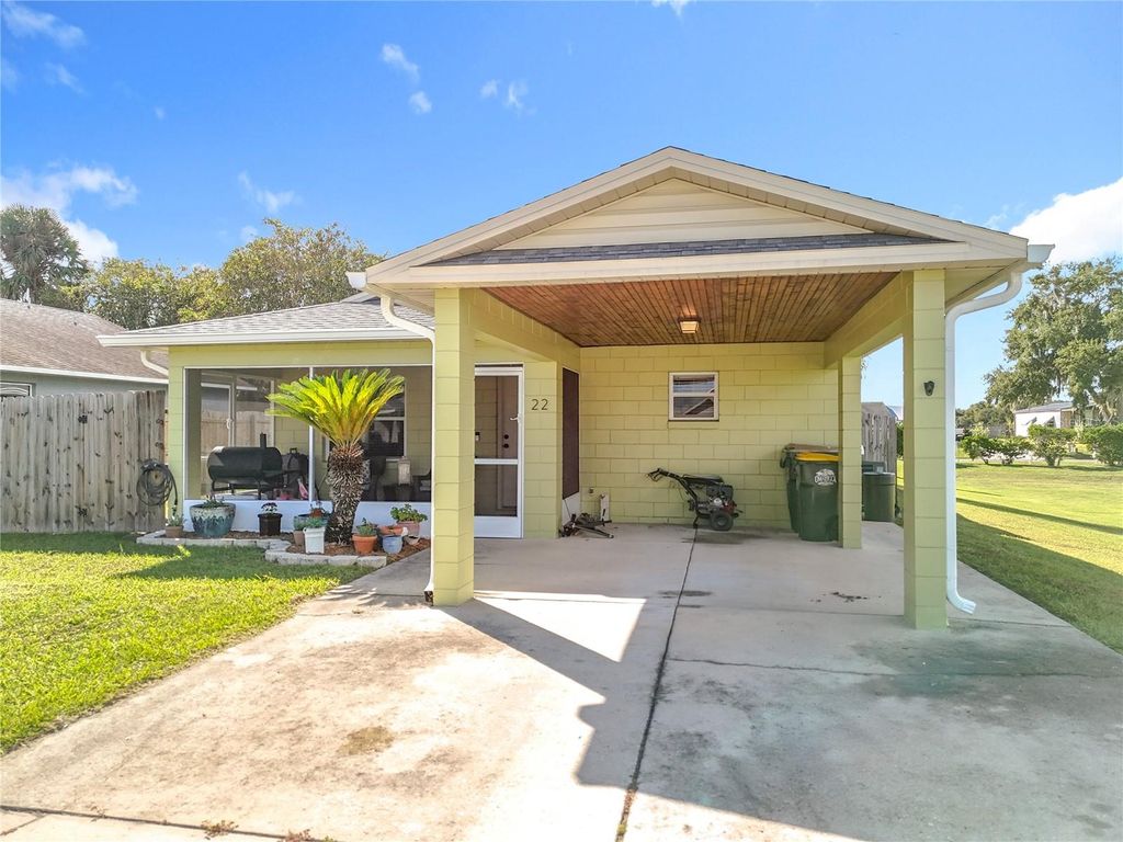 Photo of 22 Cayman Circle, Umatilla, FL 32784 (MLS # O6353366)