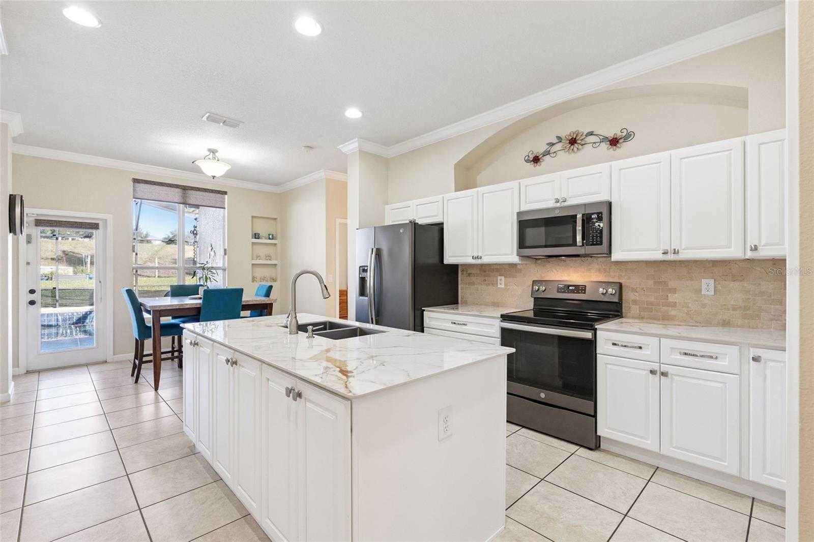 LAKE LOUISA HIGHLANDS PH 03 LT 99 PB 51 - Residential