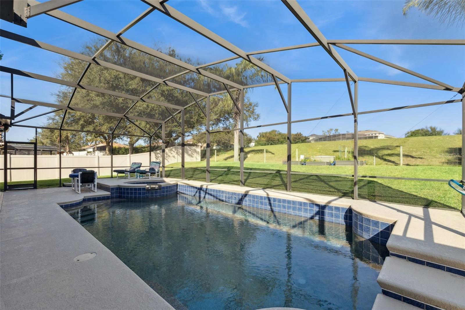 LAKE LOUISA HIGHLANDS PH 03 LT 99 PB 51 - Residential