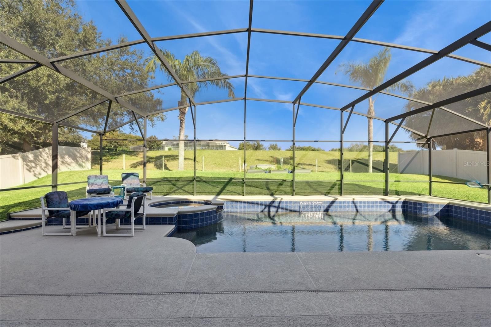 LAKE LOUISA HIGHLANDS PH 03 LT 99 PB 51 - Residential