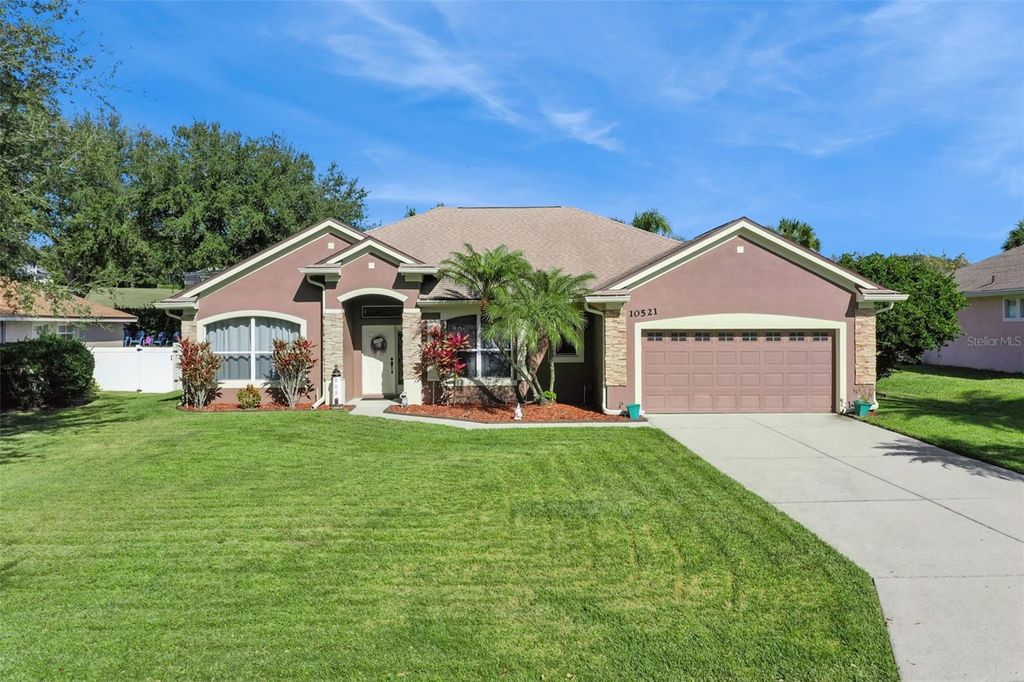 Photo of 10521 Via Lugano Court, Clermont, FL 34711 (MLS # G5106447)