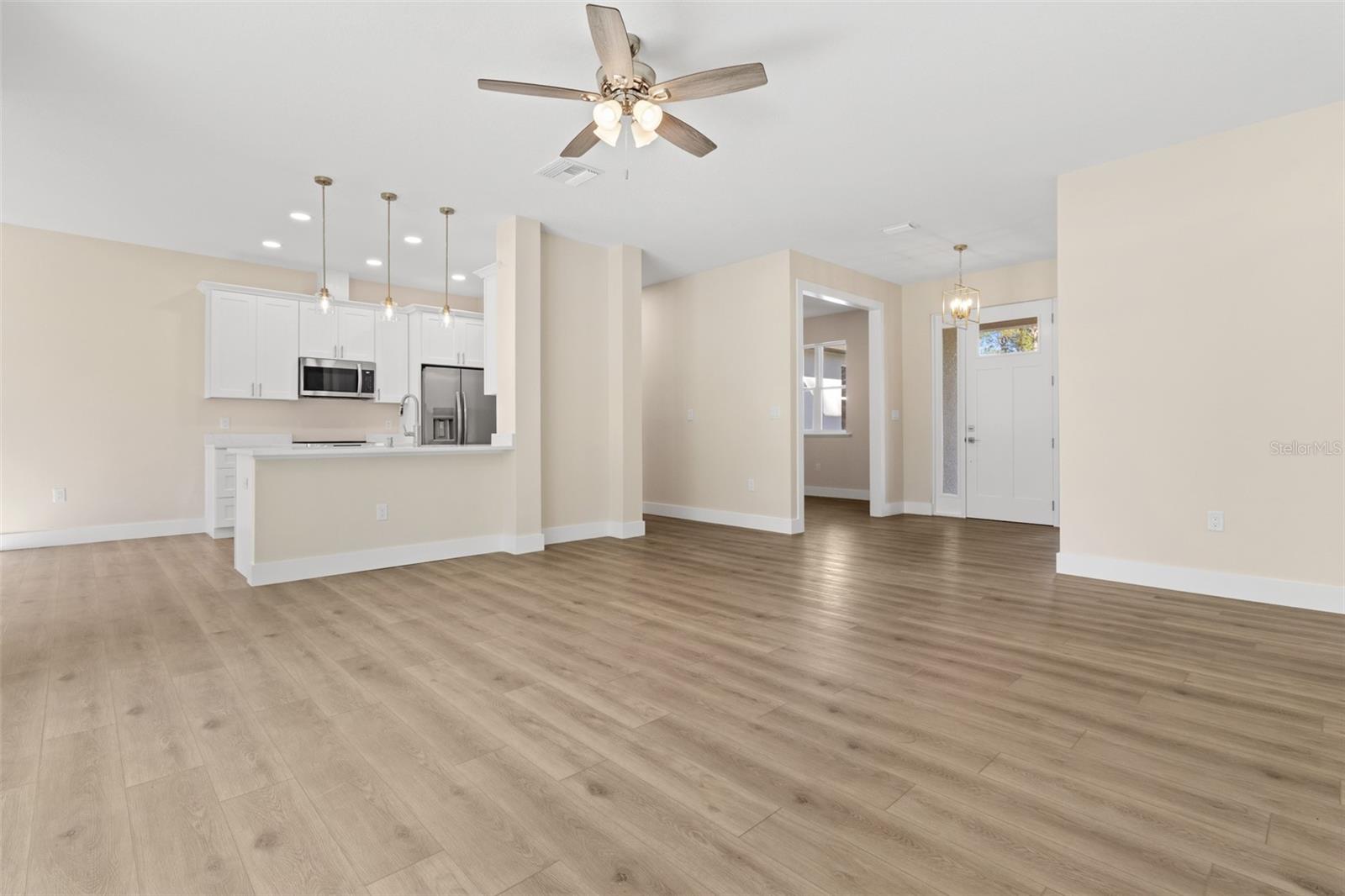 ROYAL HIGHLANDS - Residential