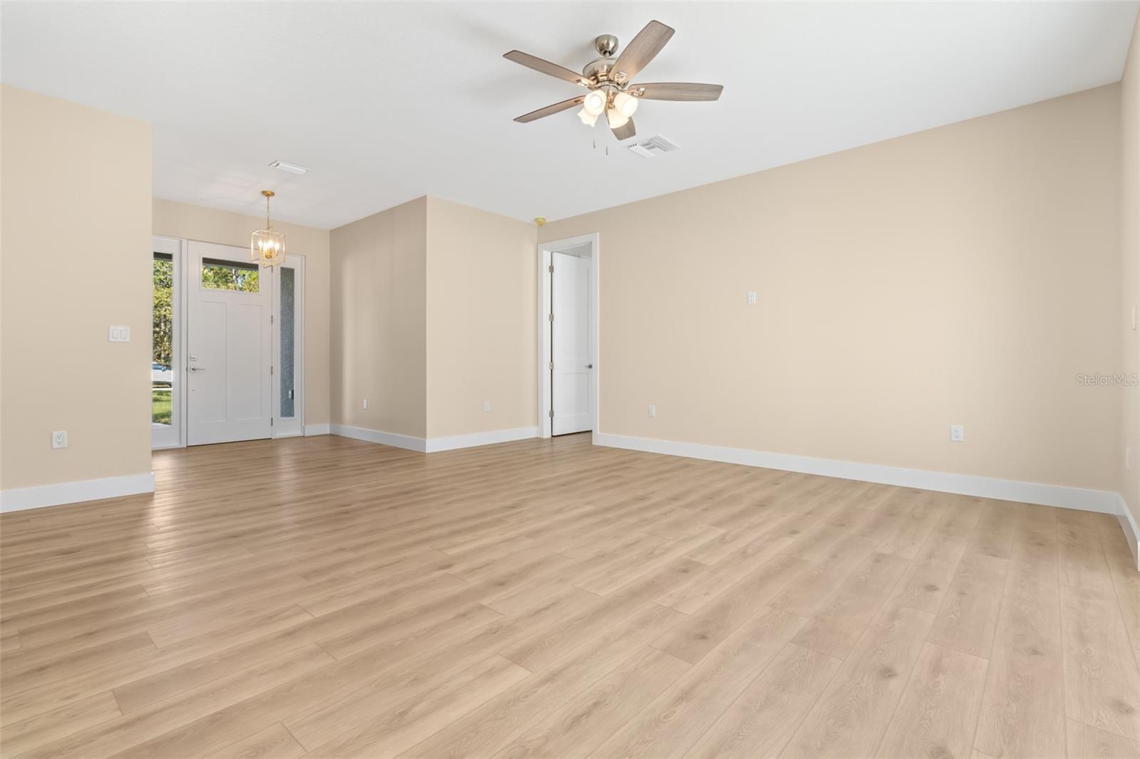 ROYAL HIGHLANDS - Residential