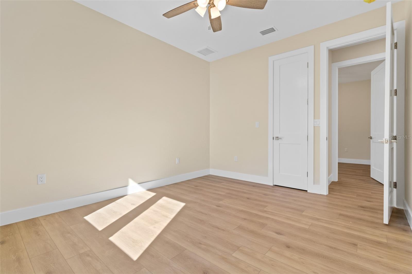 ROYAL HIGHLANDS - Residential