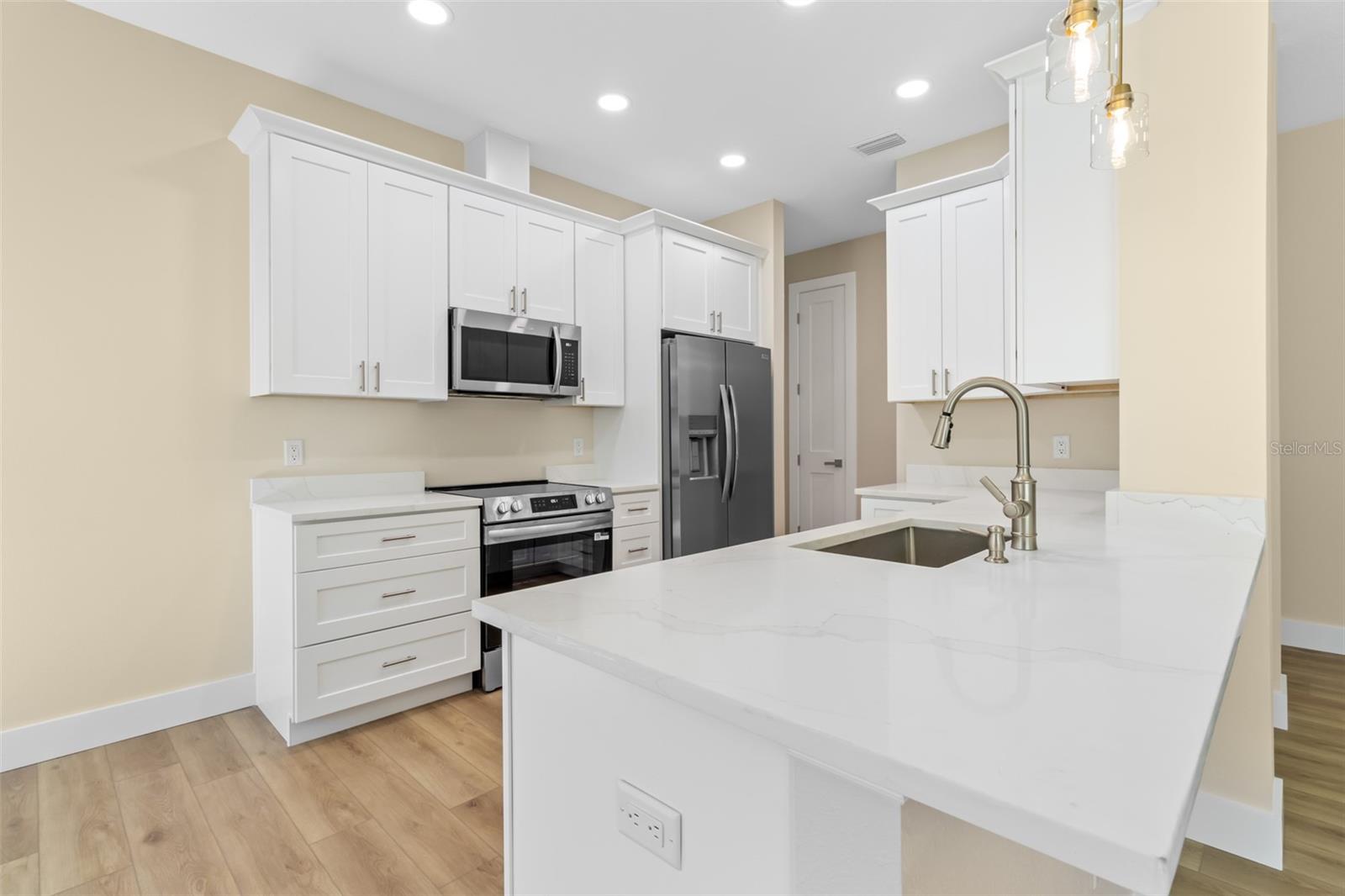 ROYAL HIGHLANDS - Residential