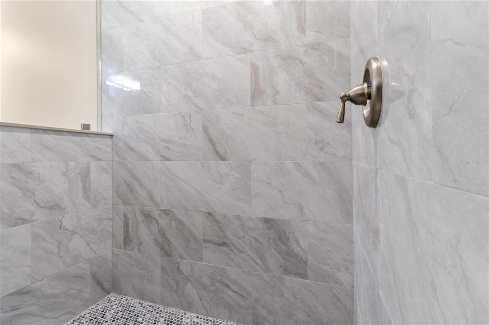 ROYAL HIGHLANDS - Residential