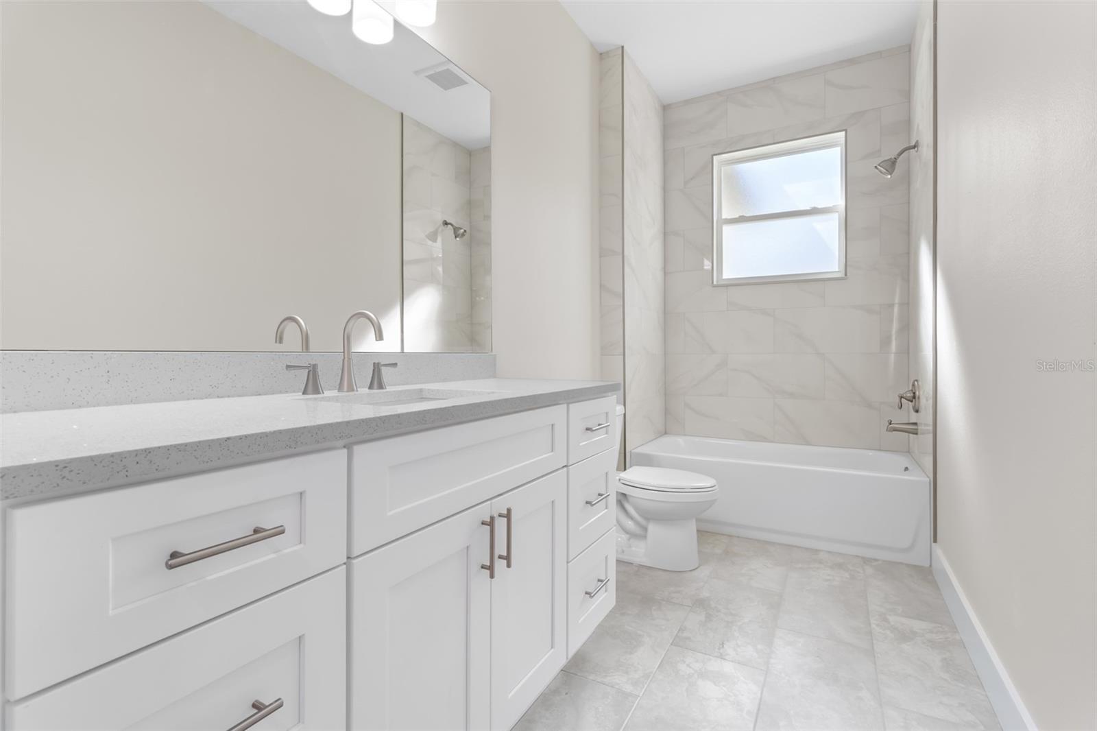 ROYAL HIGHLANDS - Residential