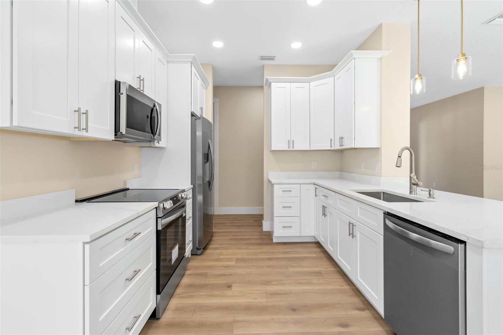 ROYAL HIGHLANDS - Residential