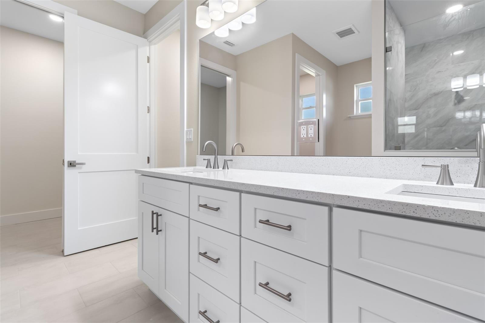 ROYAL HIGHLANDS - Residential