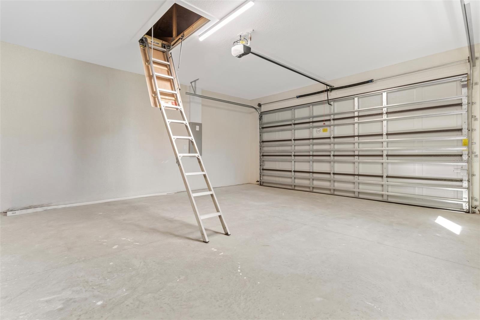 ROYAL HIGHLANDS - Residential