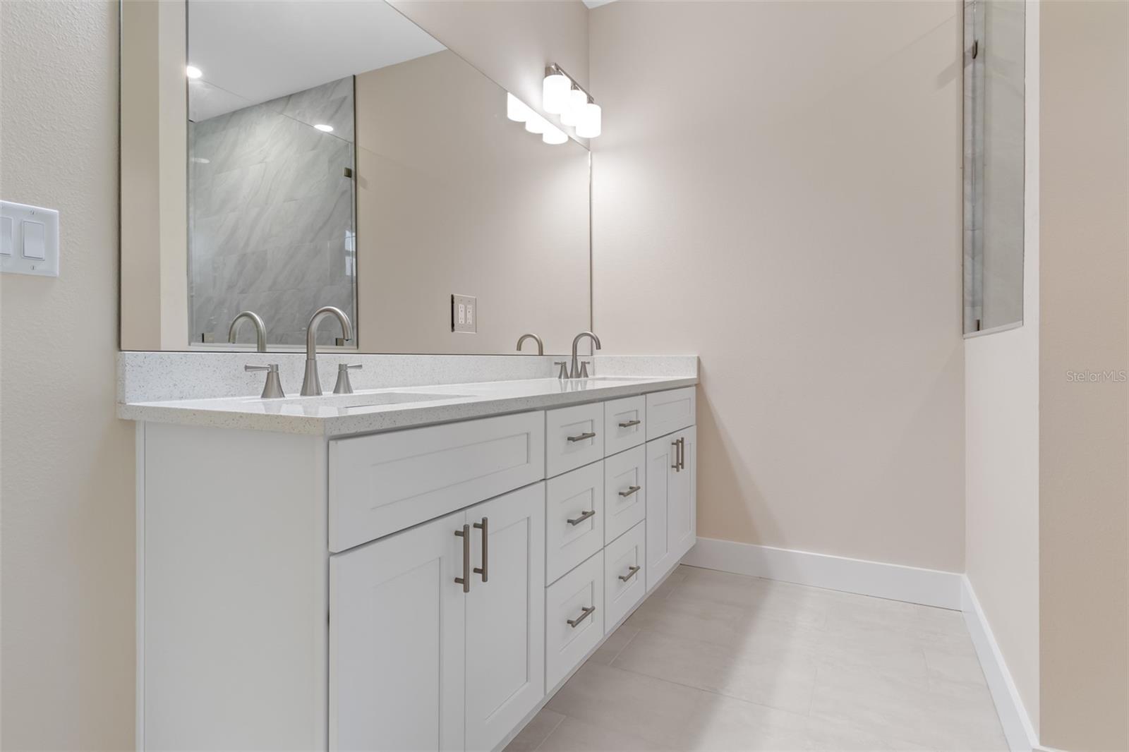 ROYAL HIGHLANDS - Residential