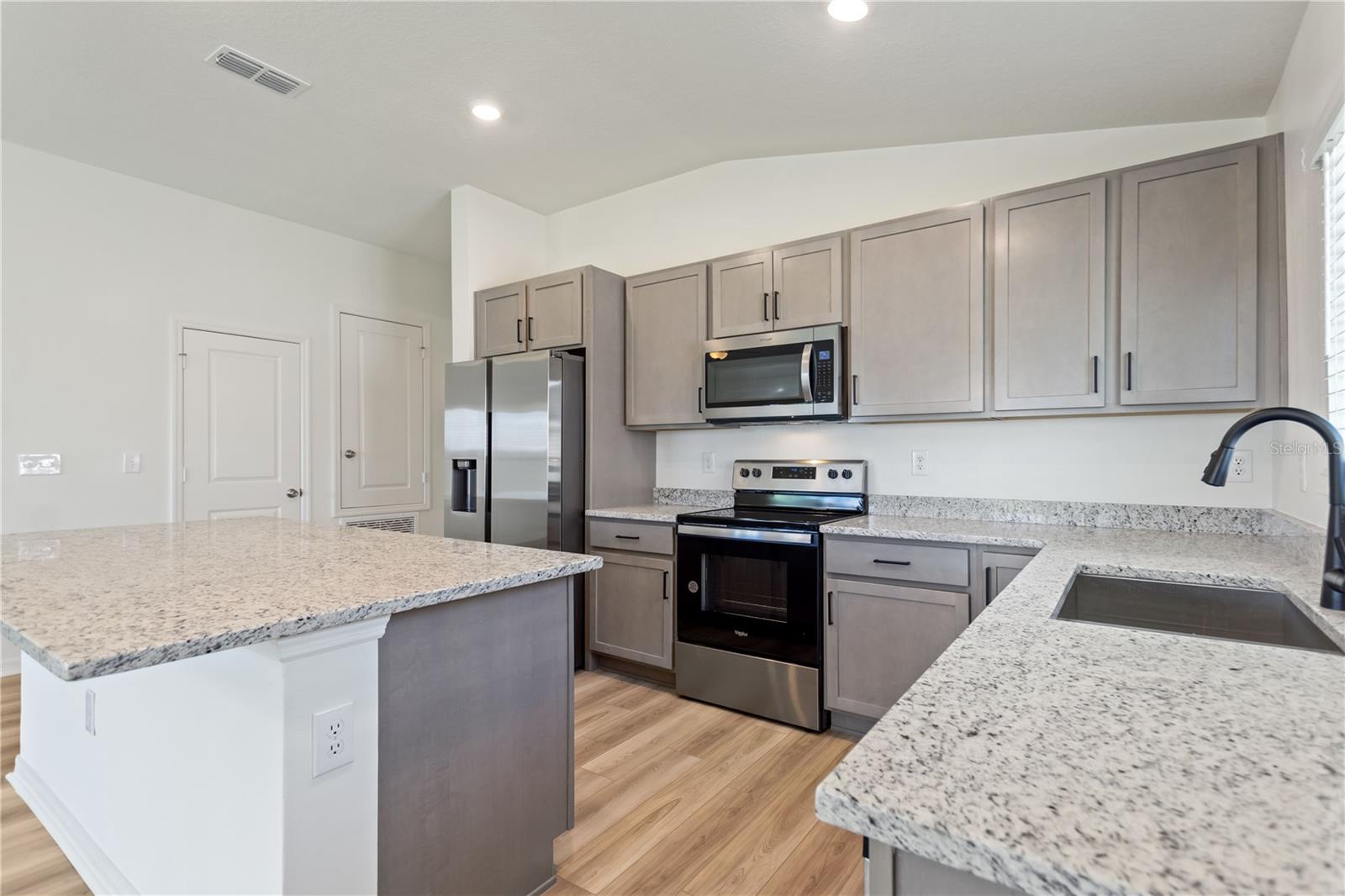 SUMMERLIN GROVES PHASE 1 - Residential Lease