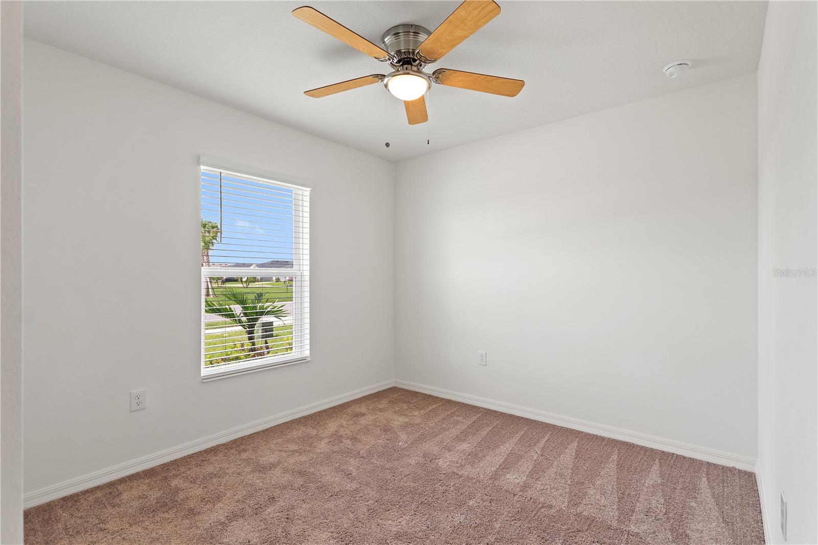 SUMMERLIN GROVES PHASE 1 - Residential Lease