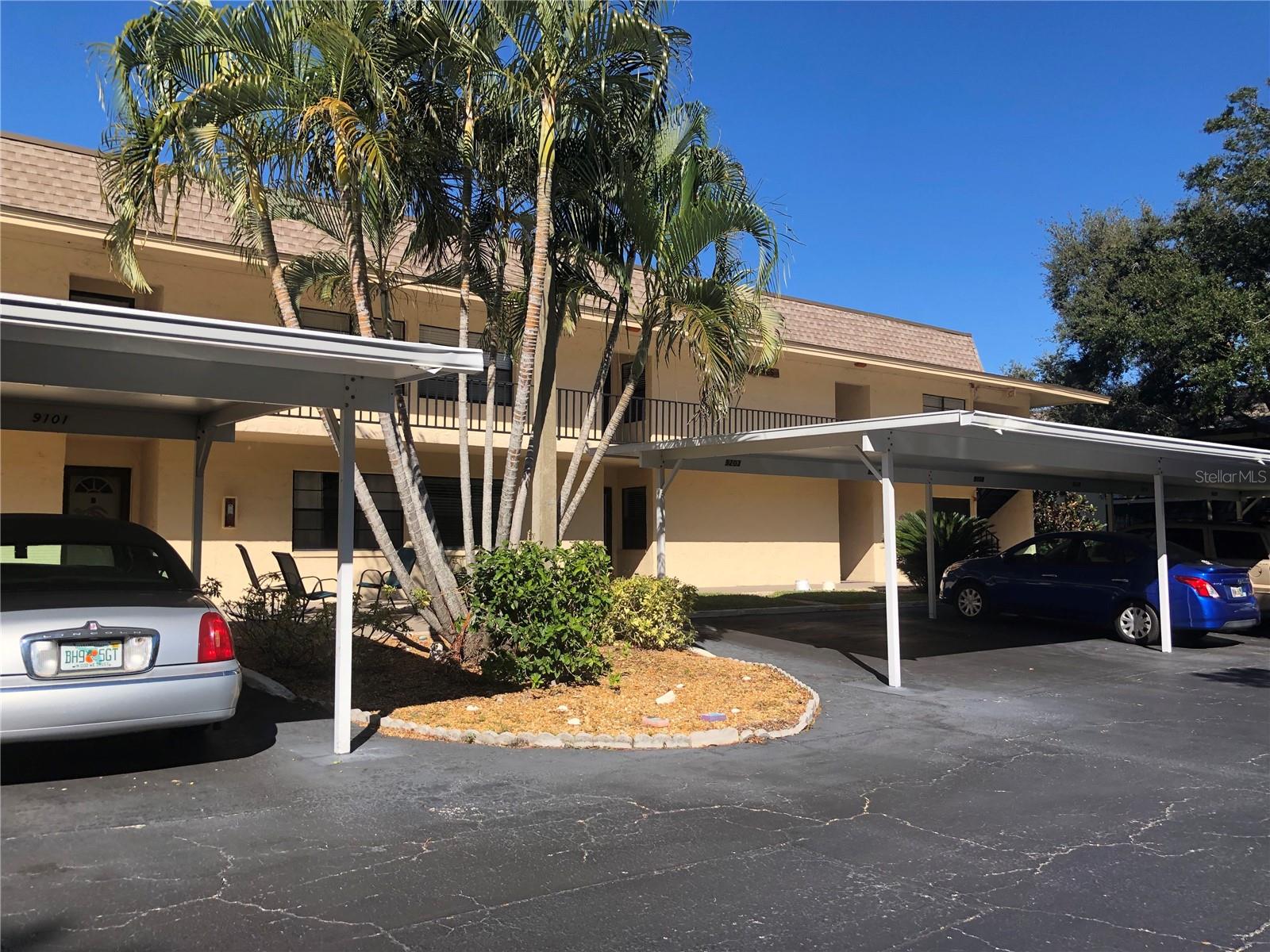 VILLAS DE GOLF CONDO - Residential