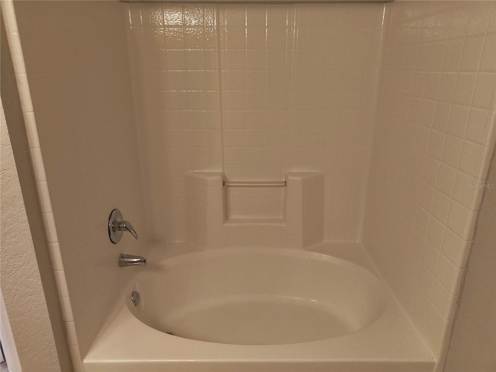 CRESCENT PLACE AT LAKE LOTUS CONDO - Residential Lease
