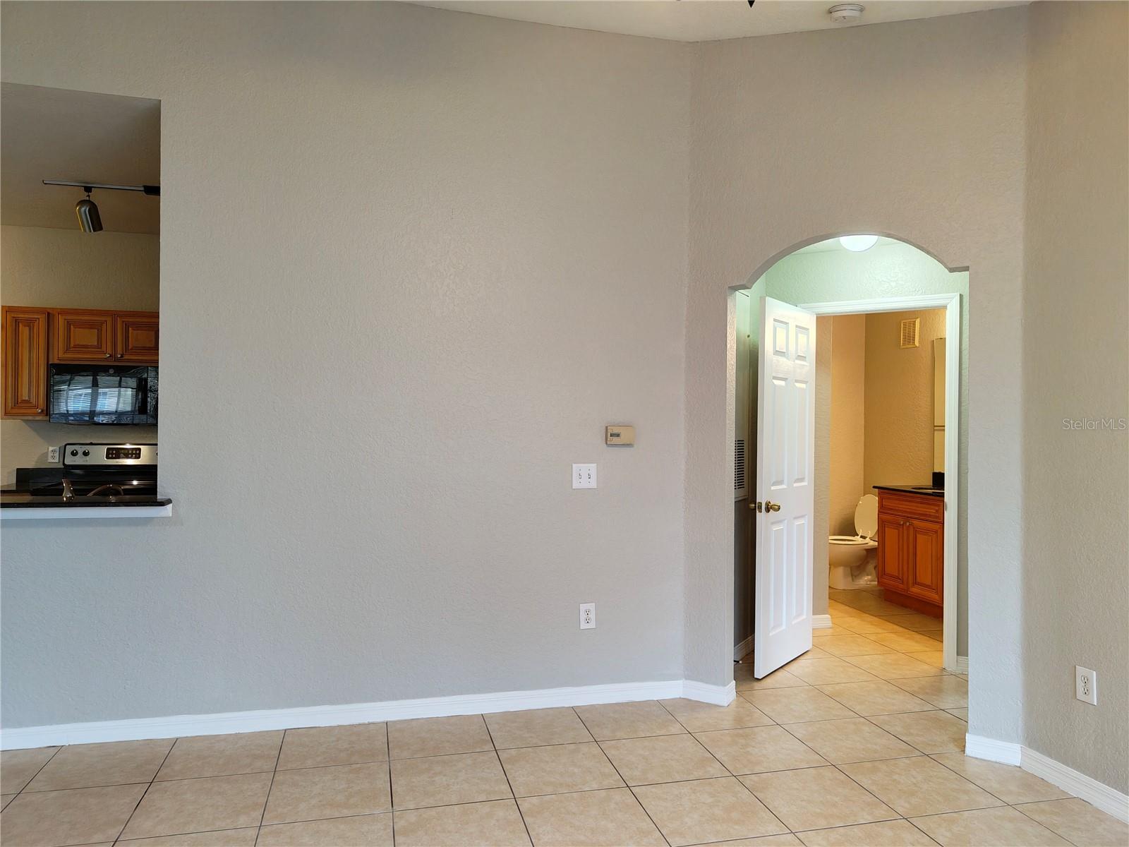 CRESCENT PLACE AT LAKE LOTUS CONDO - Residential Lease