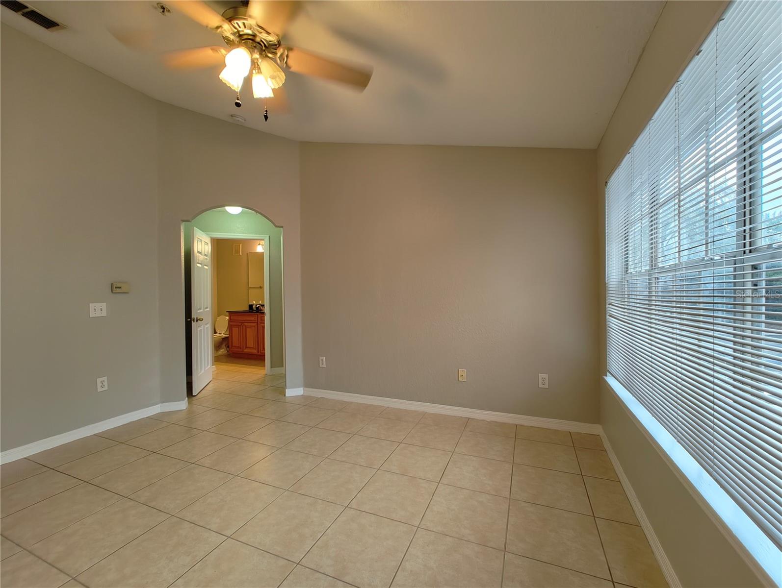 CRESCENT PLACE AT LAKE LOTUS CONDO - Residential Lease