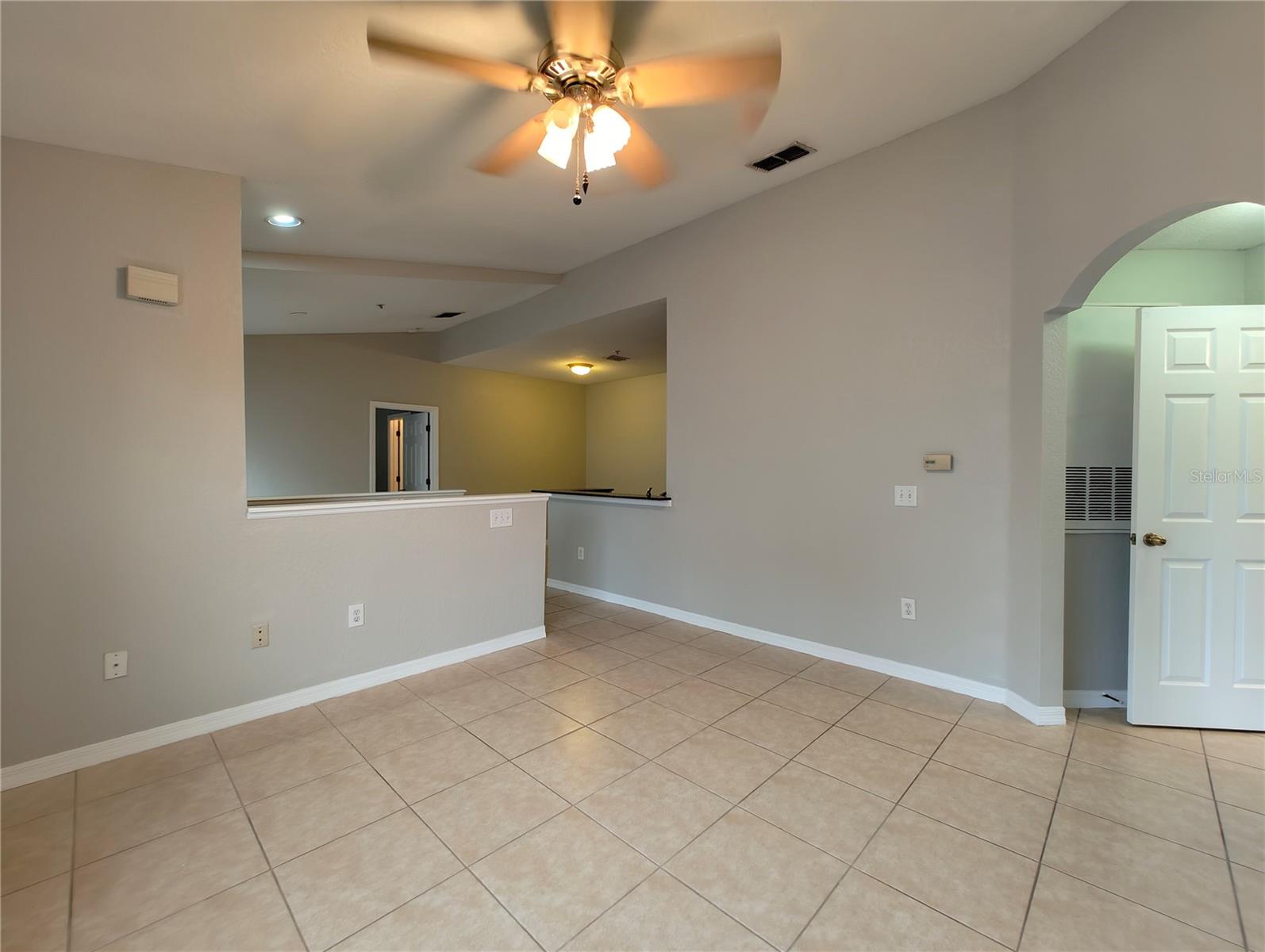 CRESCENT PLACE AT LAKE LOTUS CONDO - Residential Lease