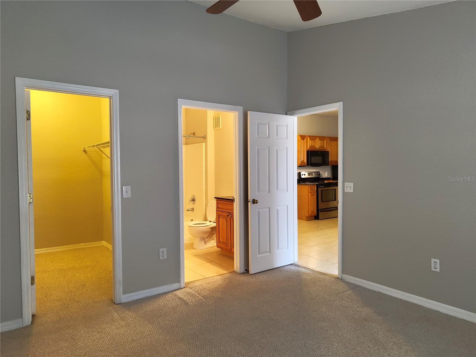 CRESCENT PLACE AT LAKE LOTUS CONDO - Residential Lease