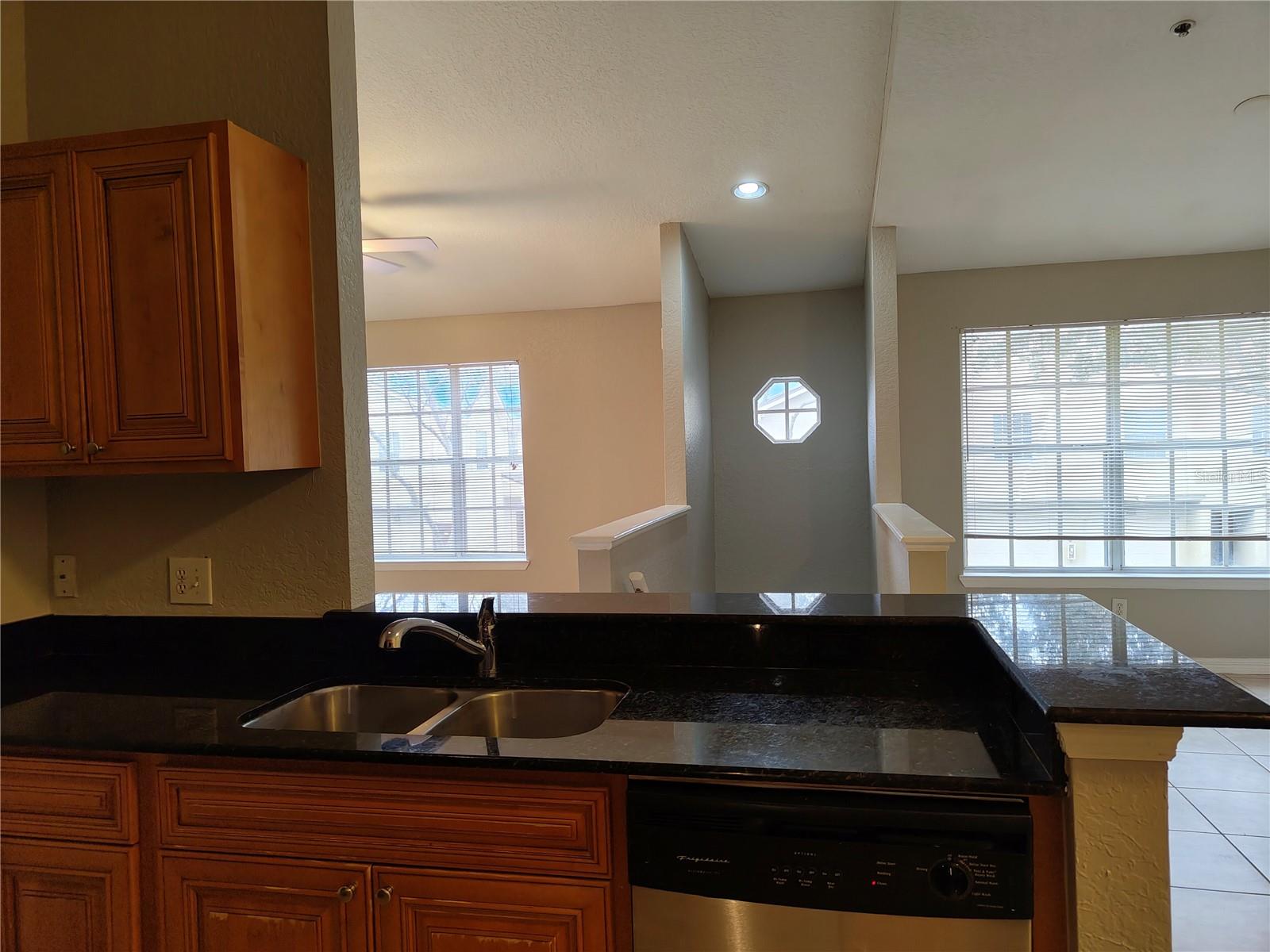 CRESCENT PLACE AT LAKE LOTUS CONDO - Residential Lease
