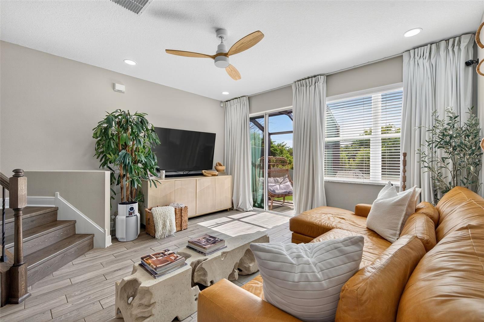 TOWNS AT BELLEAIR GROVE - Residential