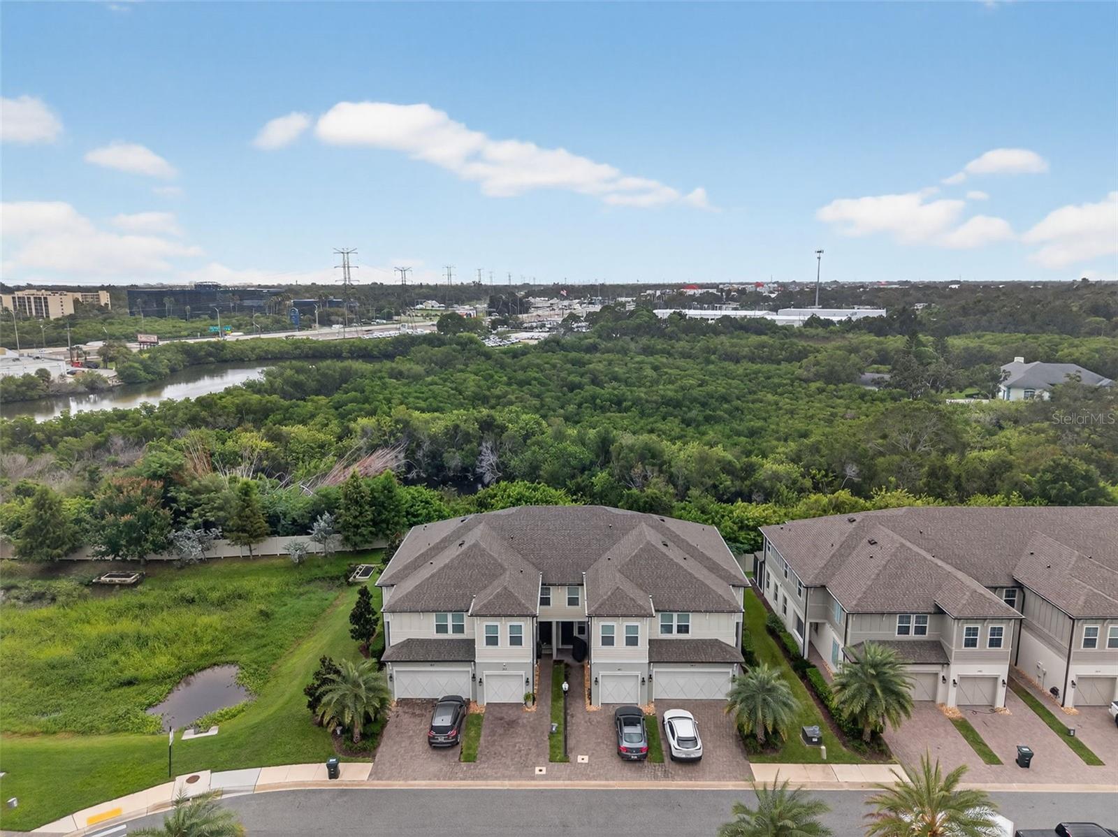 TOWNS AT BELLEAIR GROVE - Residential
