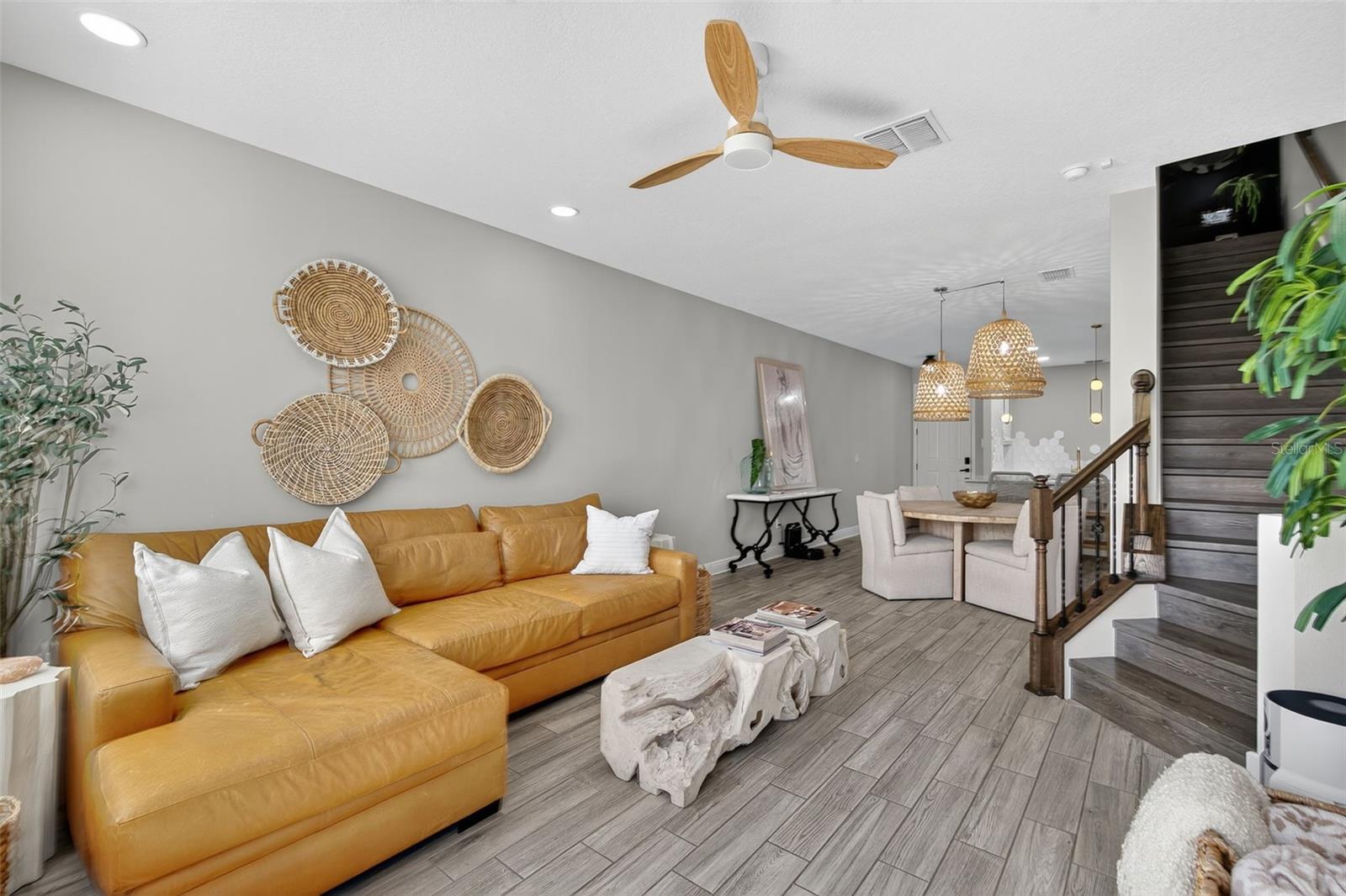 TOWNS AT BELLEAIR GROVE - Residential
