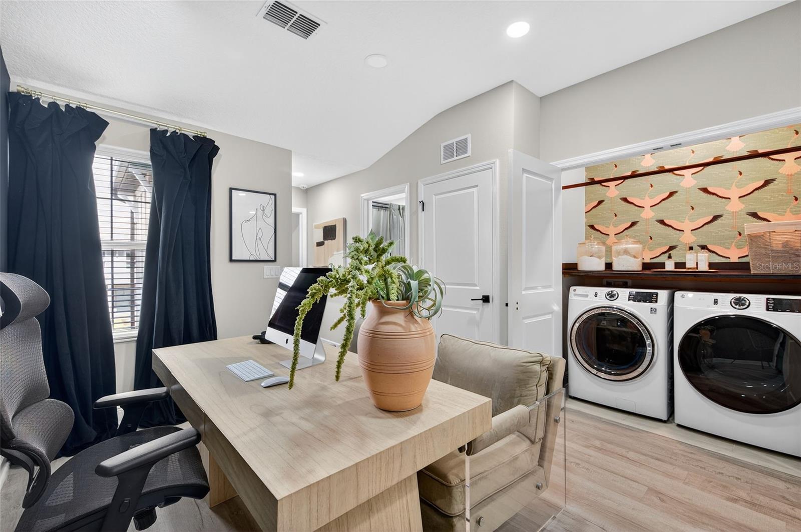 TOWNS AT BELLEAIR GROVE - Residential