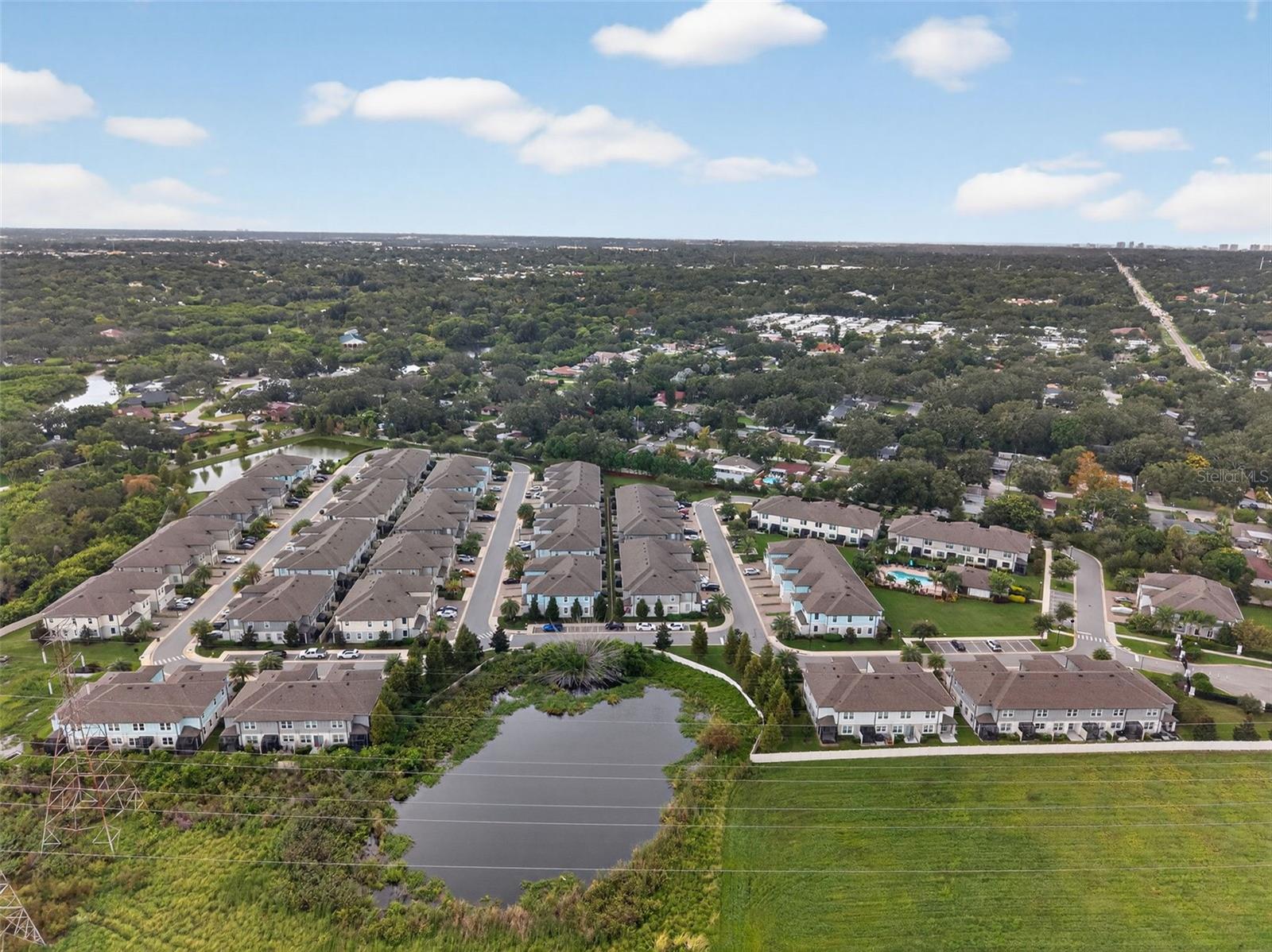 TOWNS AT BELLEAIR GROVE - Residential