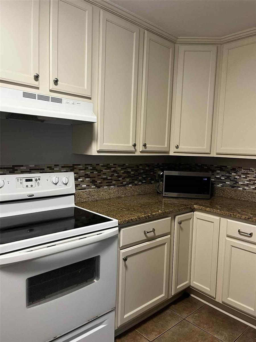 2300 SW 43RD STREET H3