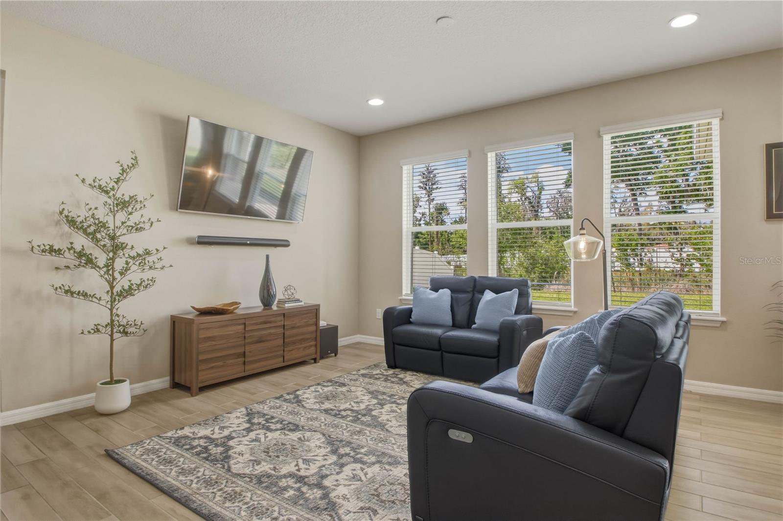 CORNERGATE SUB - Residential