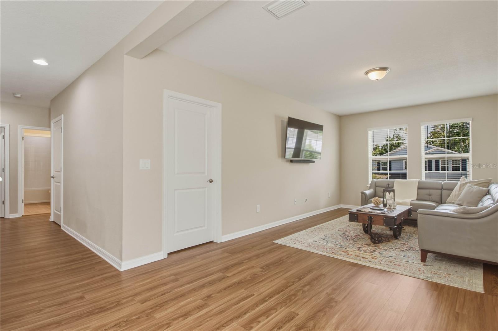 CORNERGATE SUB - Residential