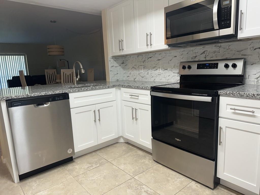 EAST LAKE WOODLANDS CYPRESS ESTATES - Residential Lease